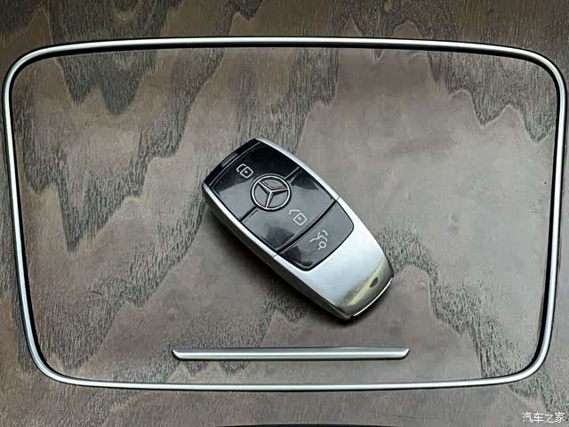 Mercedes-Benz E-Class, 2019 16