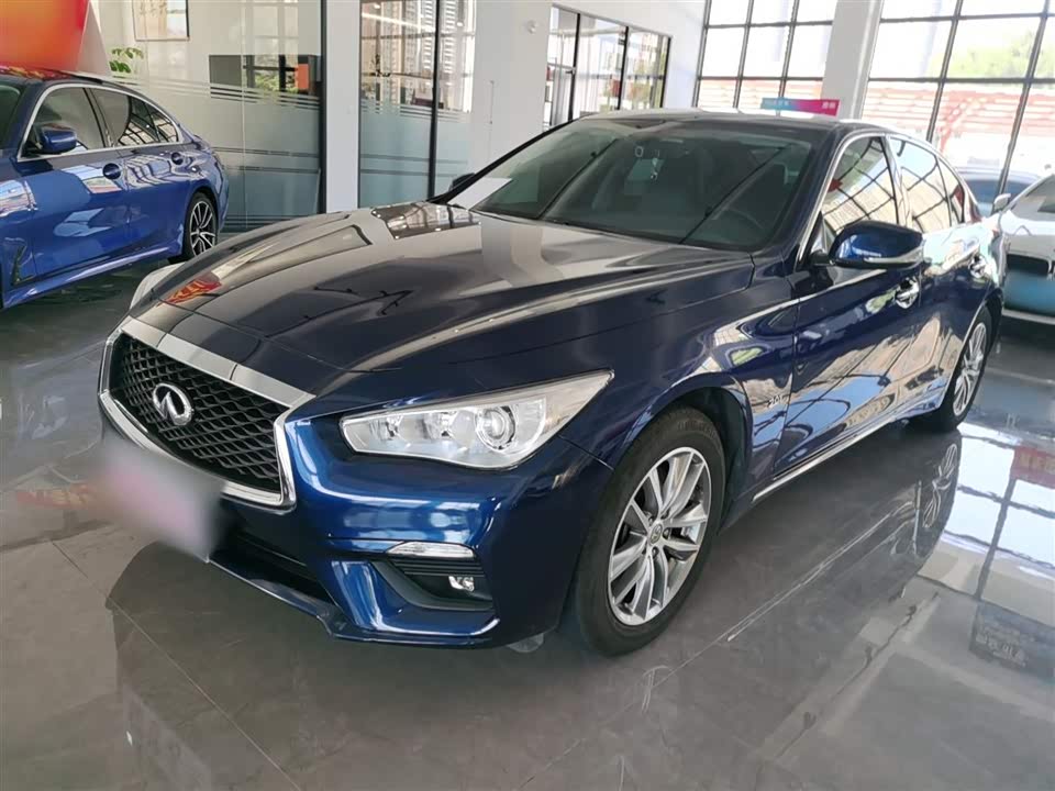 Infiniti Q50L