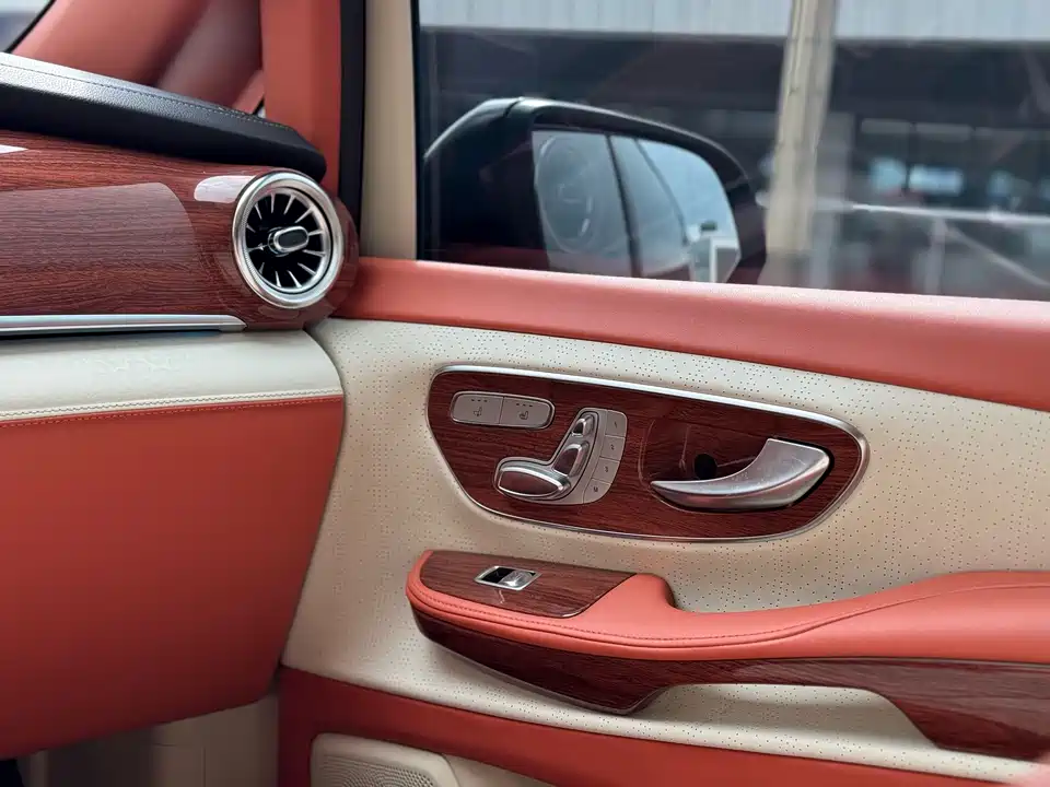 Mercedes-Benz V-class