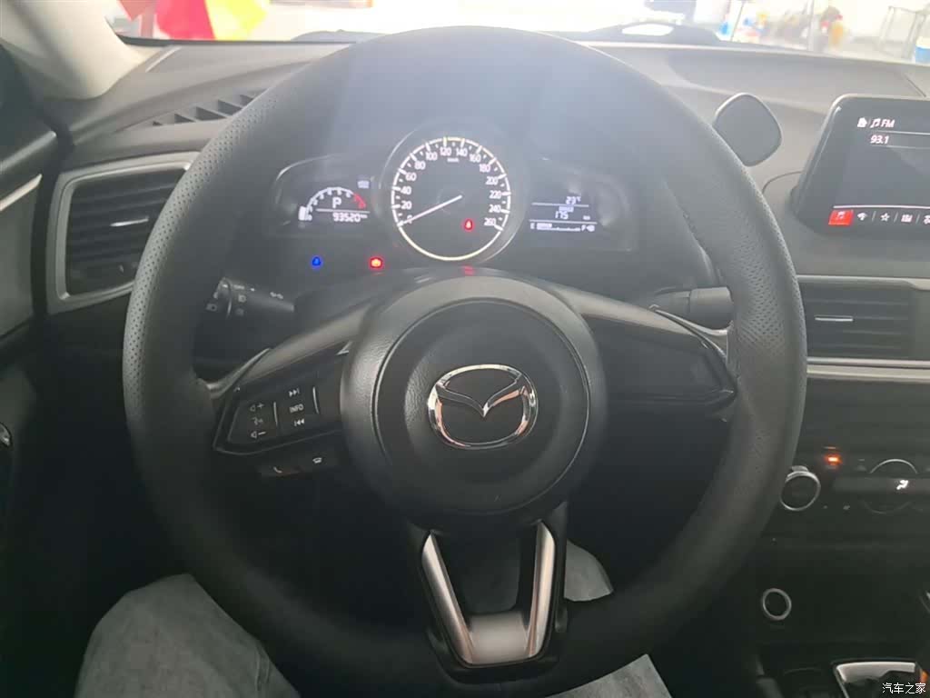 Mazda Mazda3, 2018 11