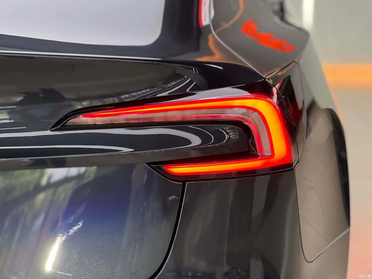 Tesla Model 3, 2025 17