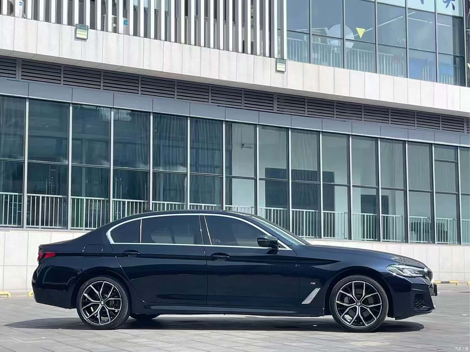 BMW 5 Series, 2022 4