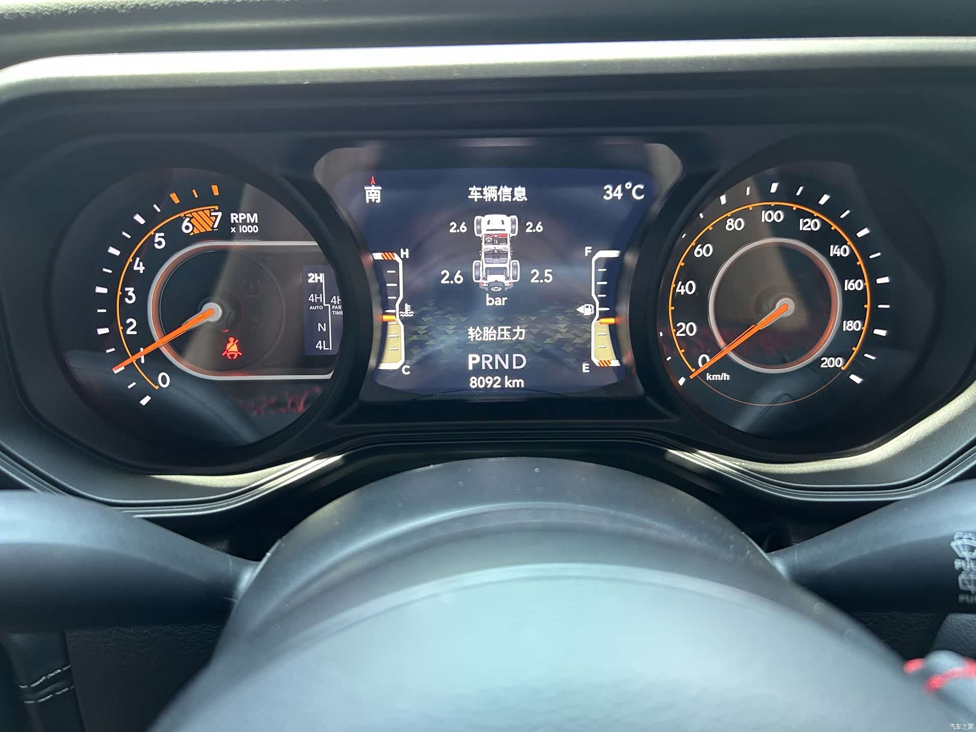 Jeep Wrangler, 2025 11