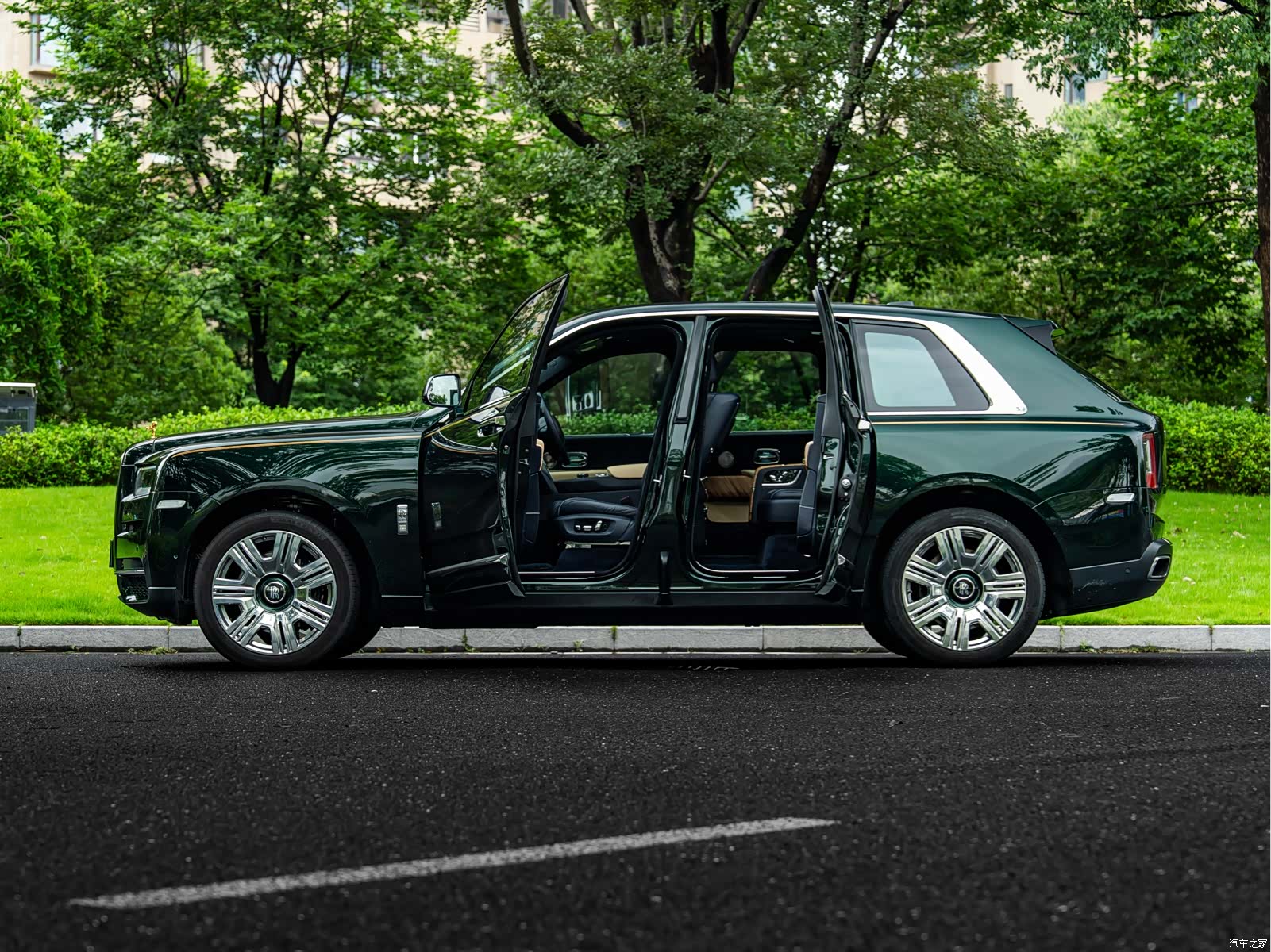 Rolls-Royce Cullinan, 2020 все фото