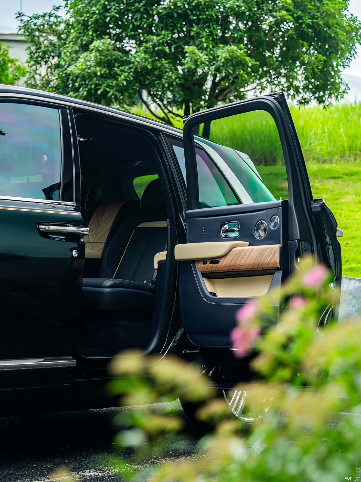 Rolls-Royce Cullinan, 2020 16