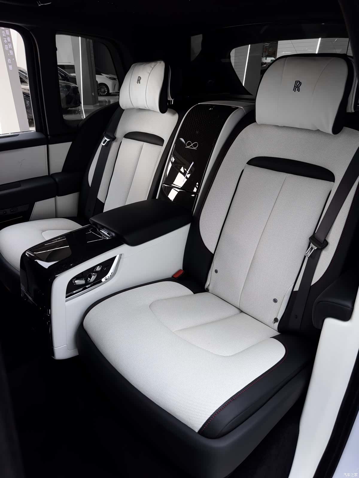 Rolls-Royce Cullinan, 2021 27