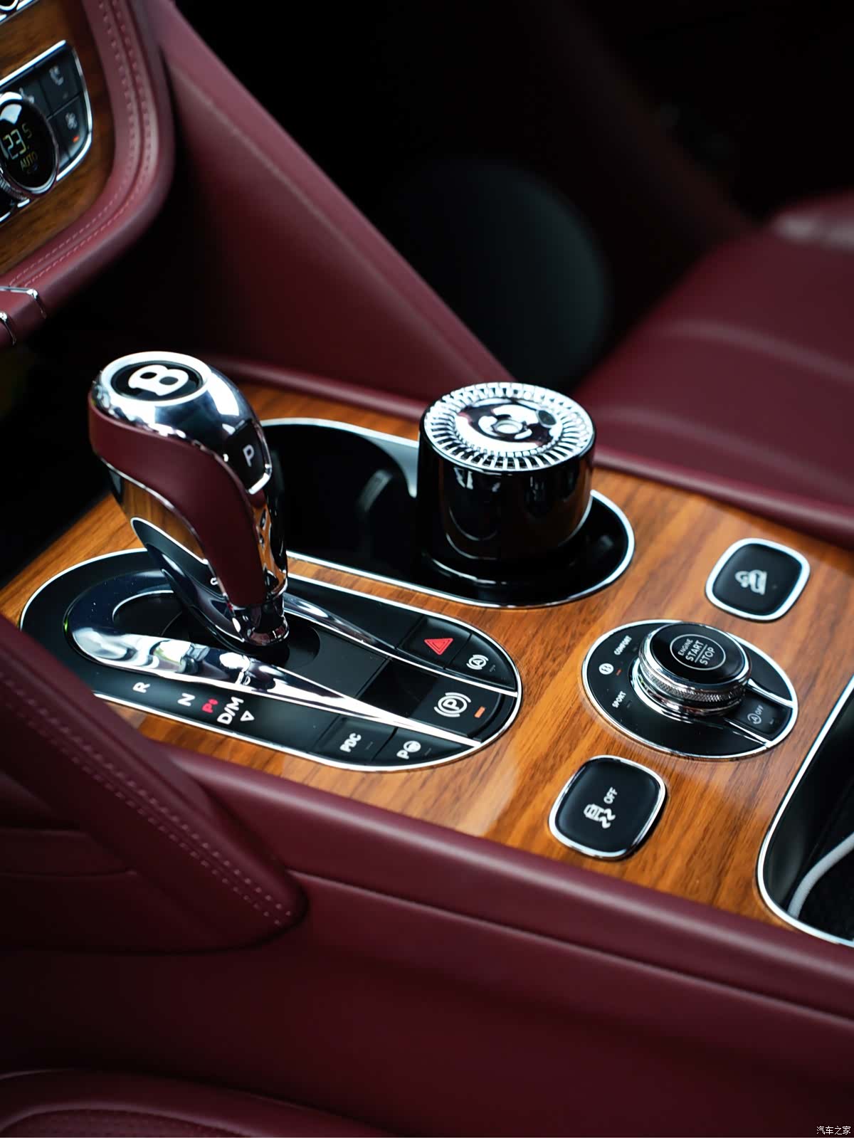 Bentley Bentayga, 2020 13