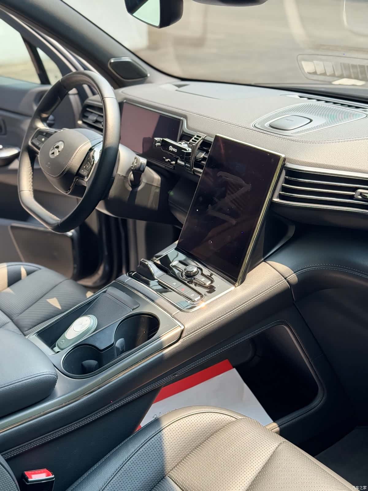 NIO ES8, 2021 11