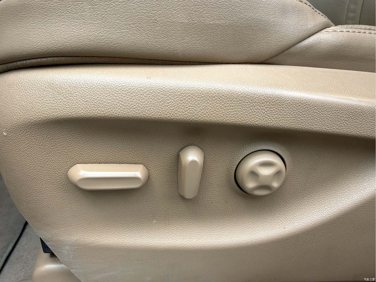 Buick GL8, 2017 23