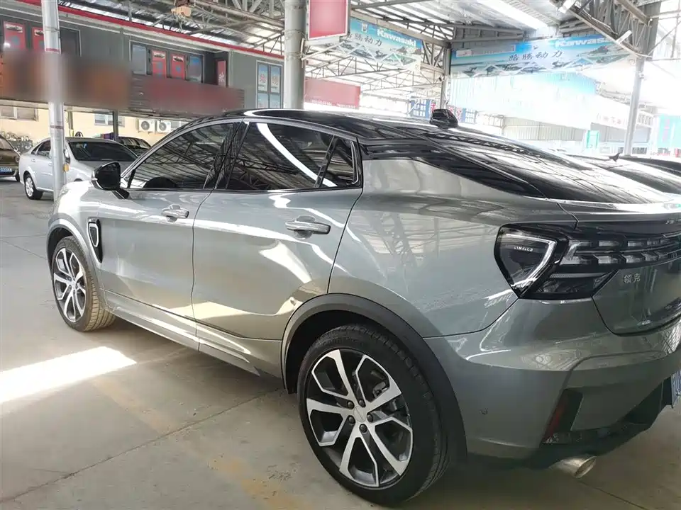 Lynk & Co 05