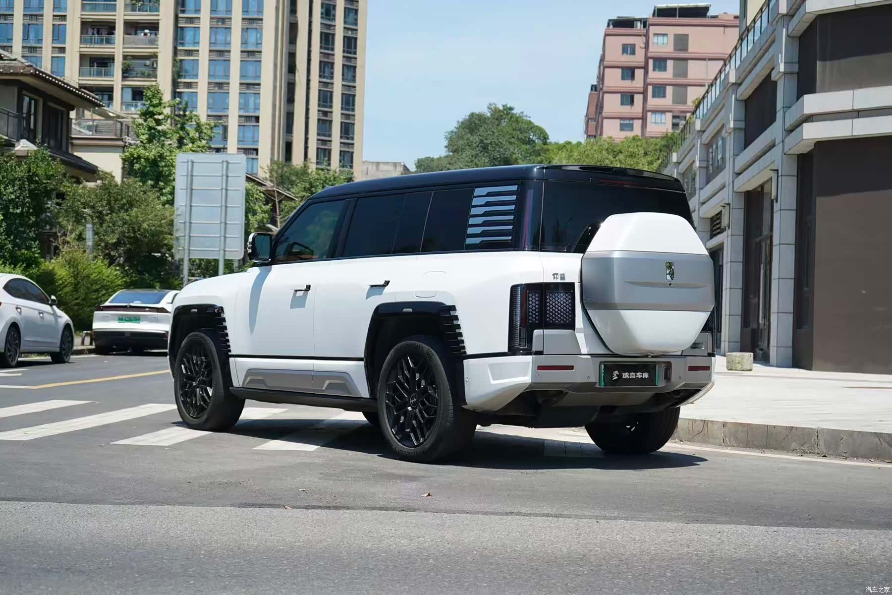 Yangwang U8, 2024 4
