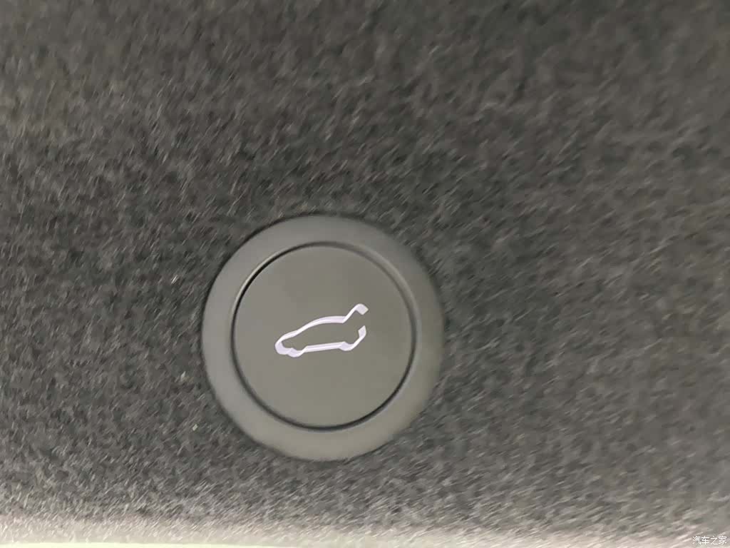Tesla Model Y, 2025 28