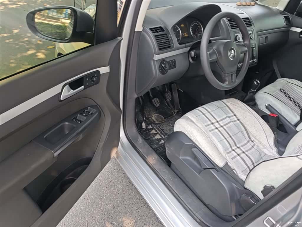 Volkswagen 5, 2014 16