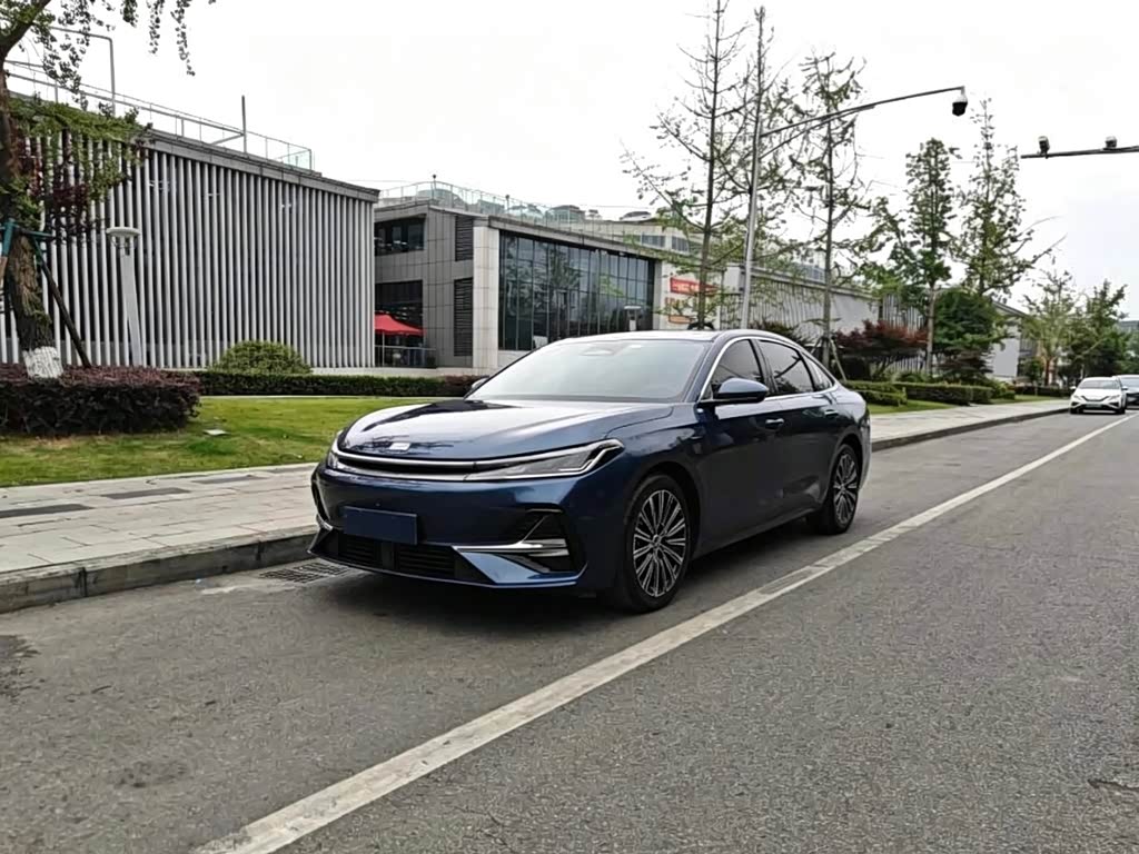 Geely Galaxy A7 EM
