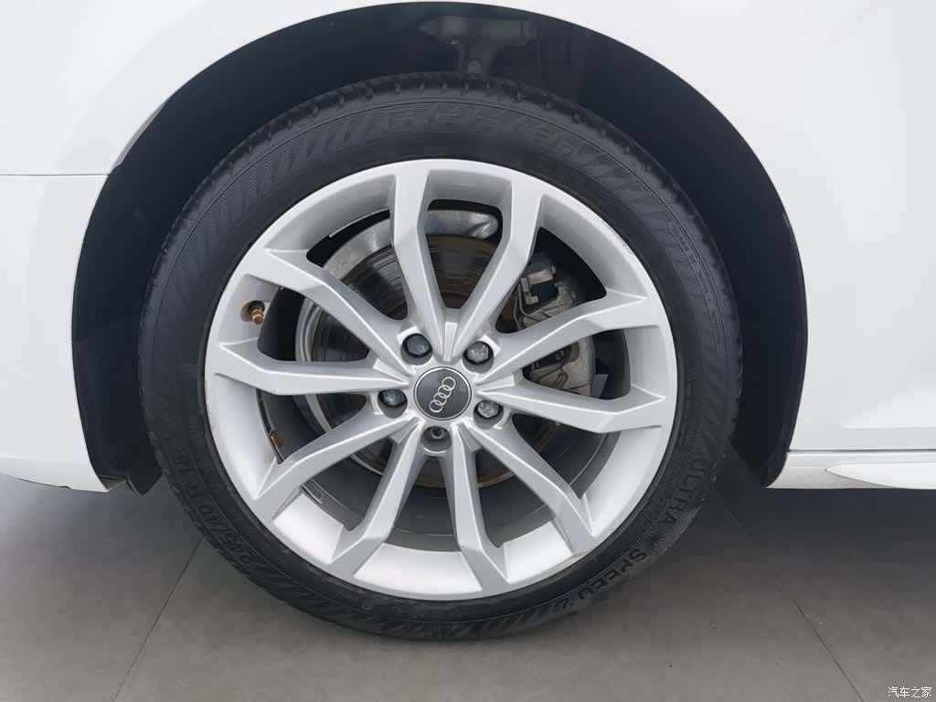 Audi A4L, 2018 17