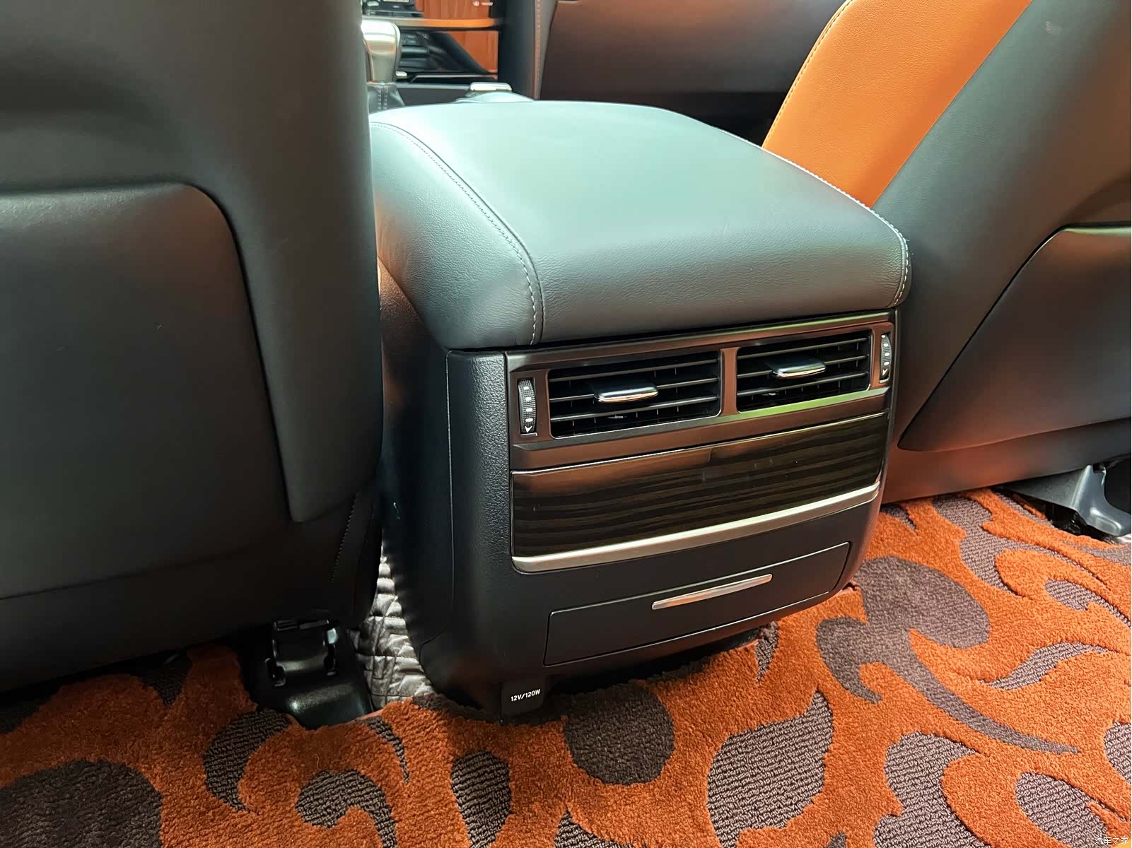 Lexus LX, 2019 12