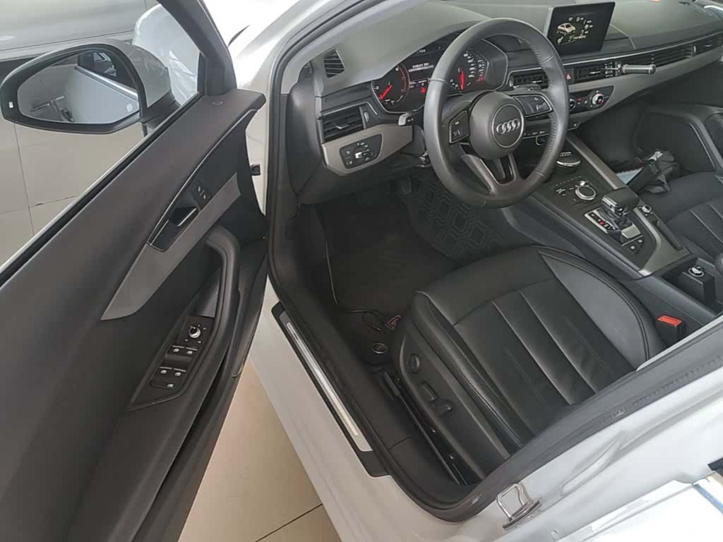 Audi A4L, 2019 16