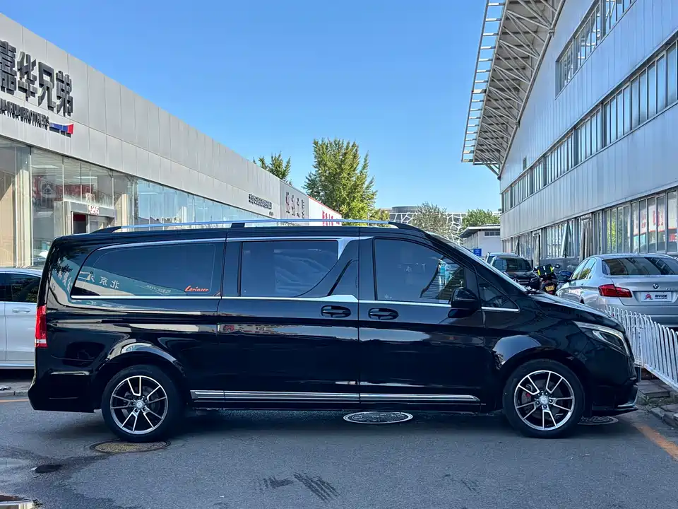 Mercedes-Benz V-class