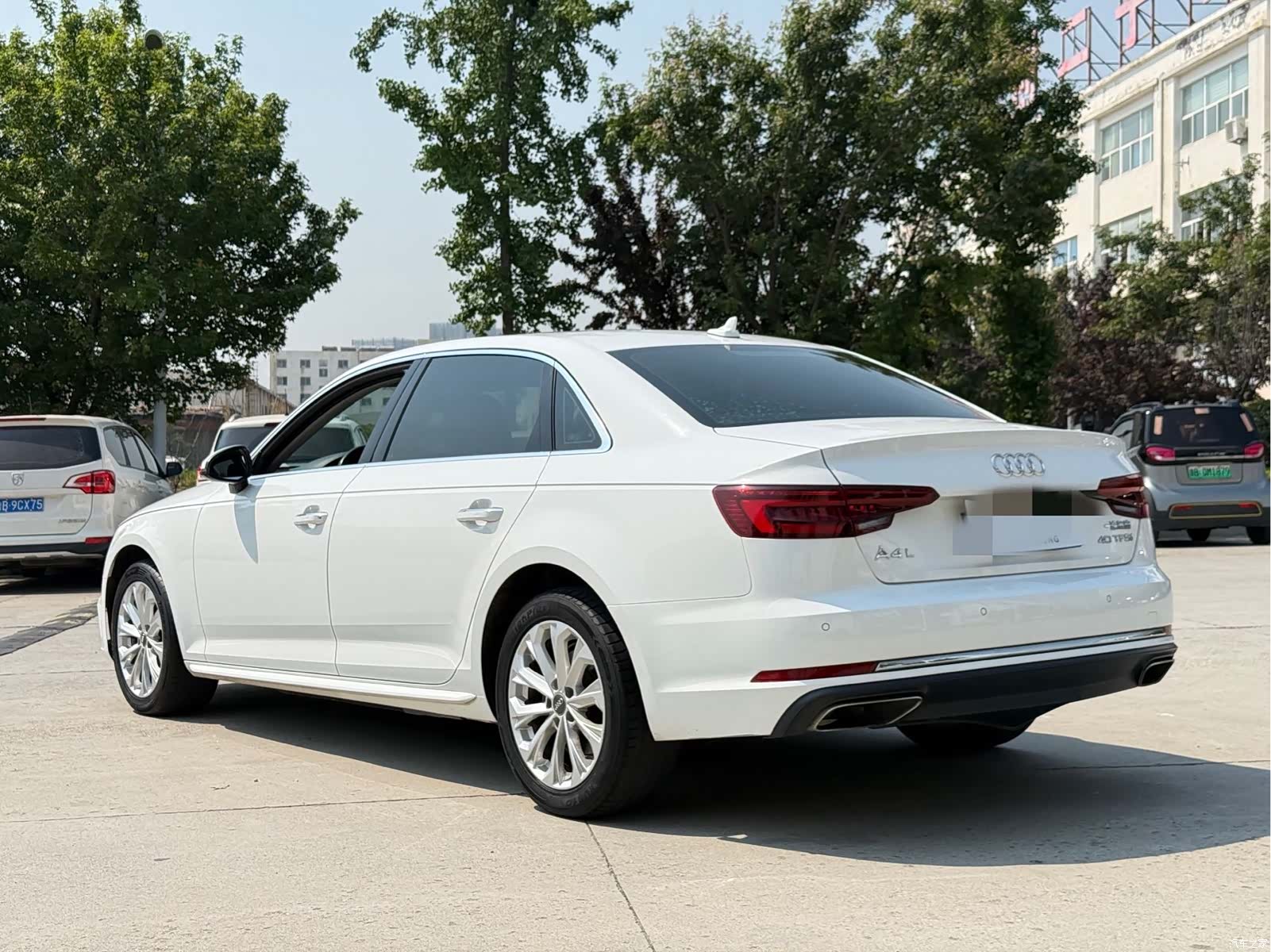 Audi A4L, 2019 3