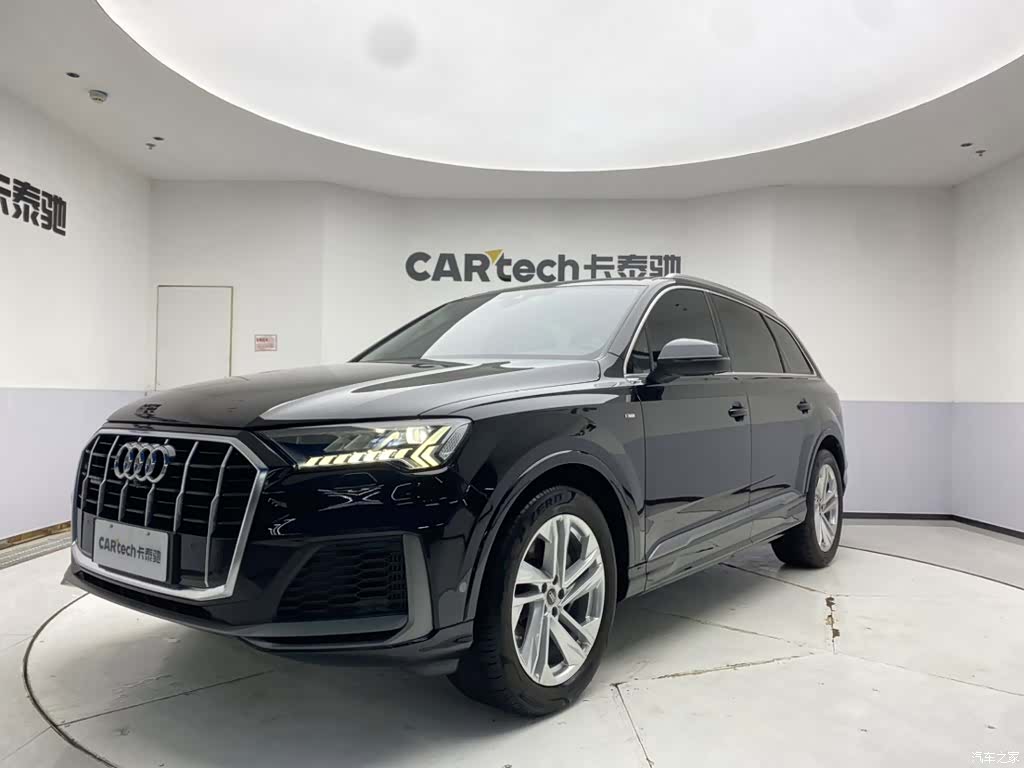 Audi Q7, 2023 1