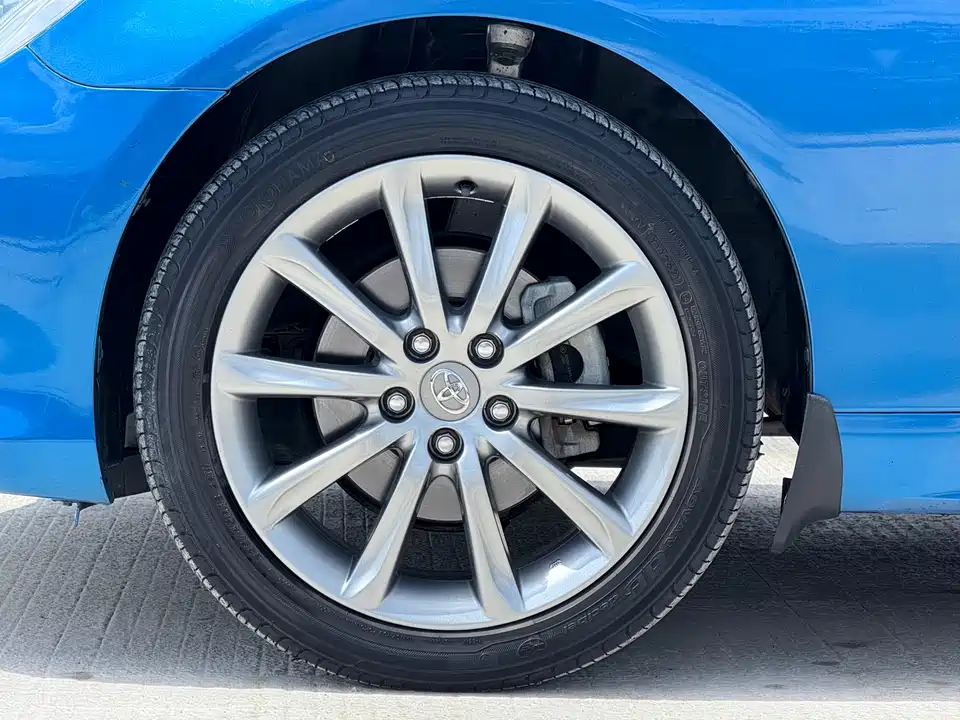 Toyota Reiz