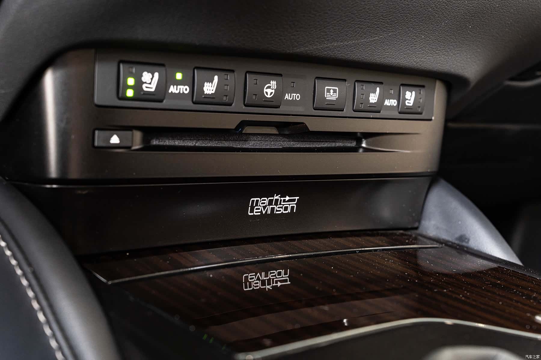 Lexus ES, 2018 18