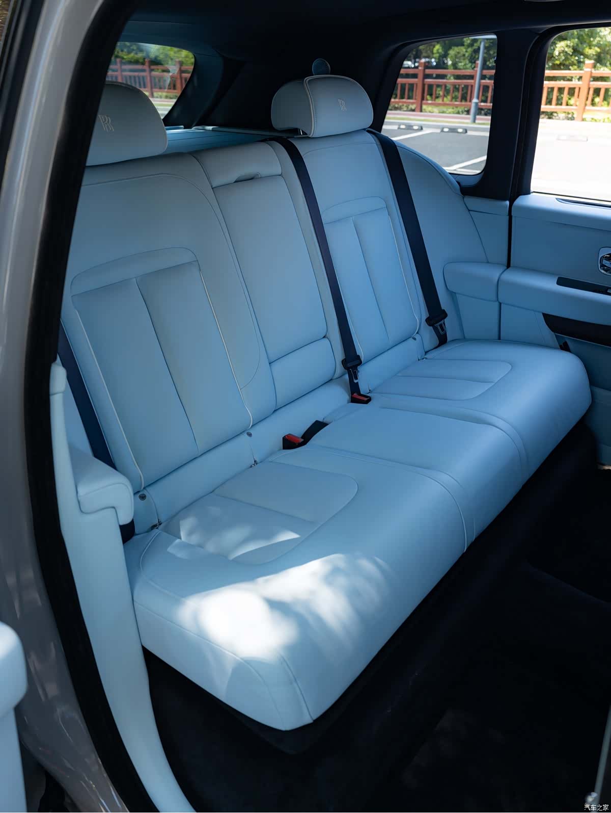 Rolls-Royce Cullinan, 2023 25