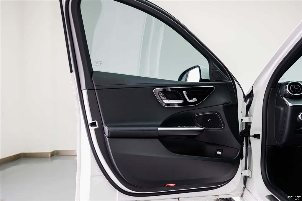 Mercedes-Benz C-Class, 2023 9