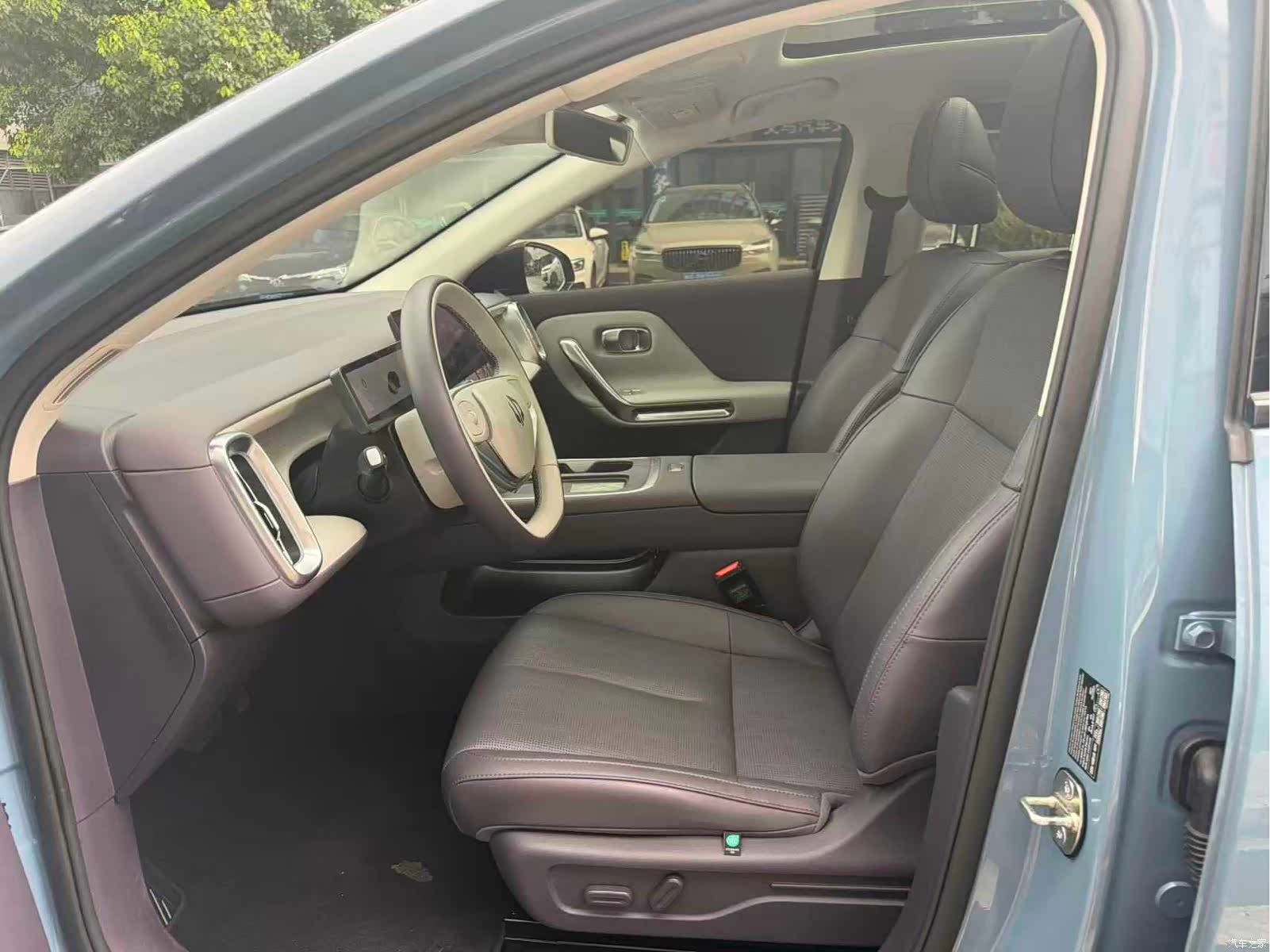 Leapmotor B01, 2025 все фото