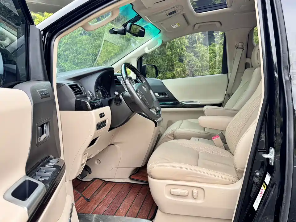 Toyota Elfa