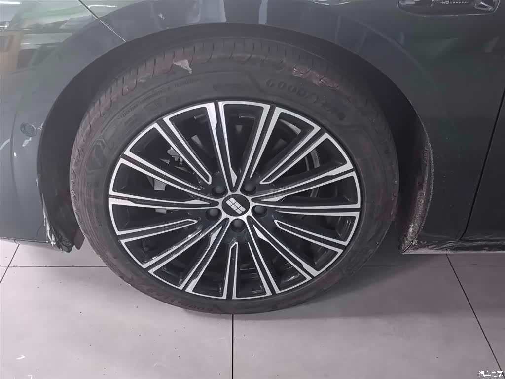 Geely 8, 2025 8