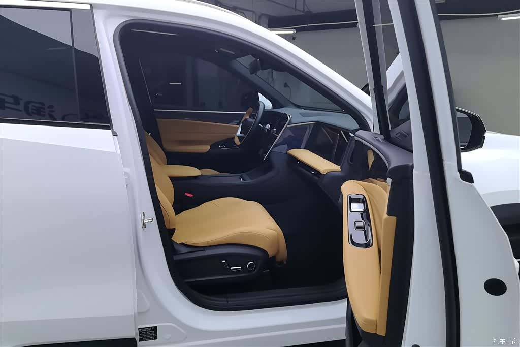 Geely Galaxy L7, 2024 7