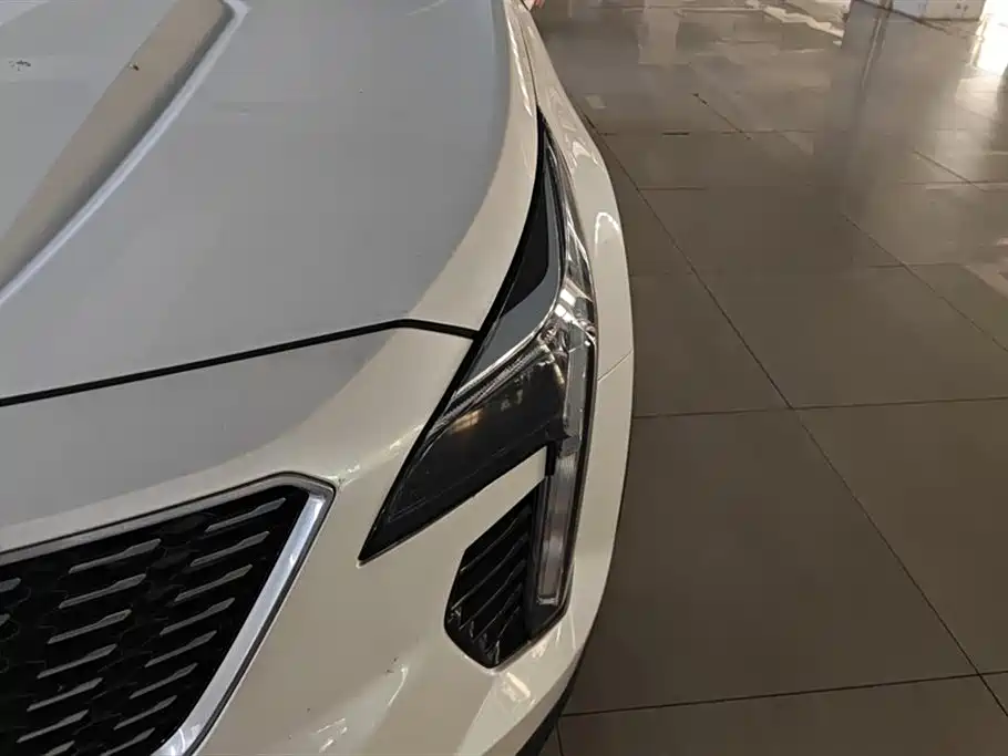 Cadillac XT4