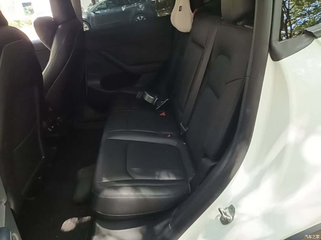 Tesla Model Y, 2022 17