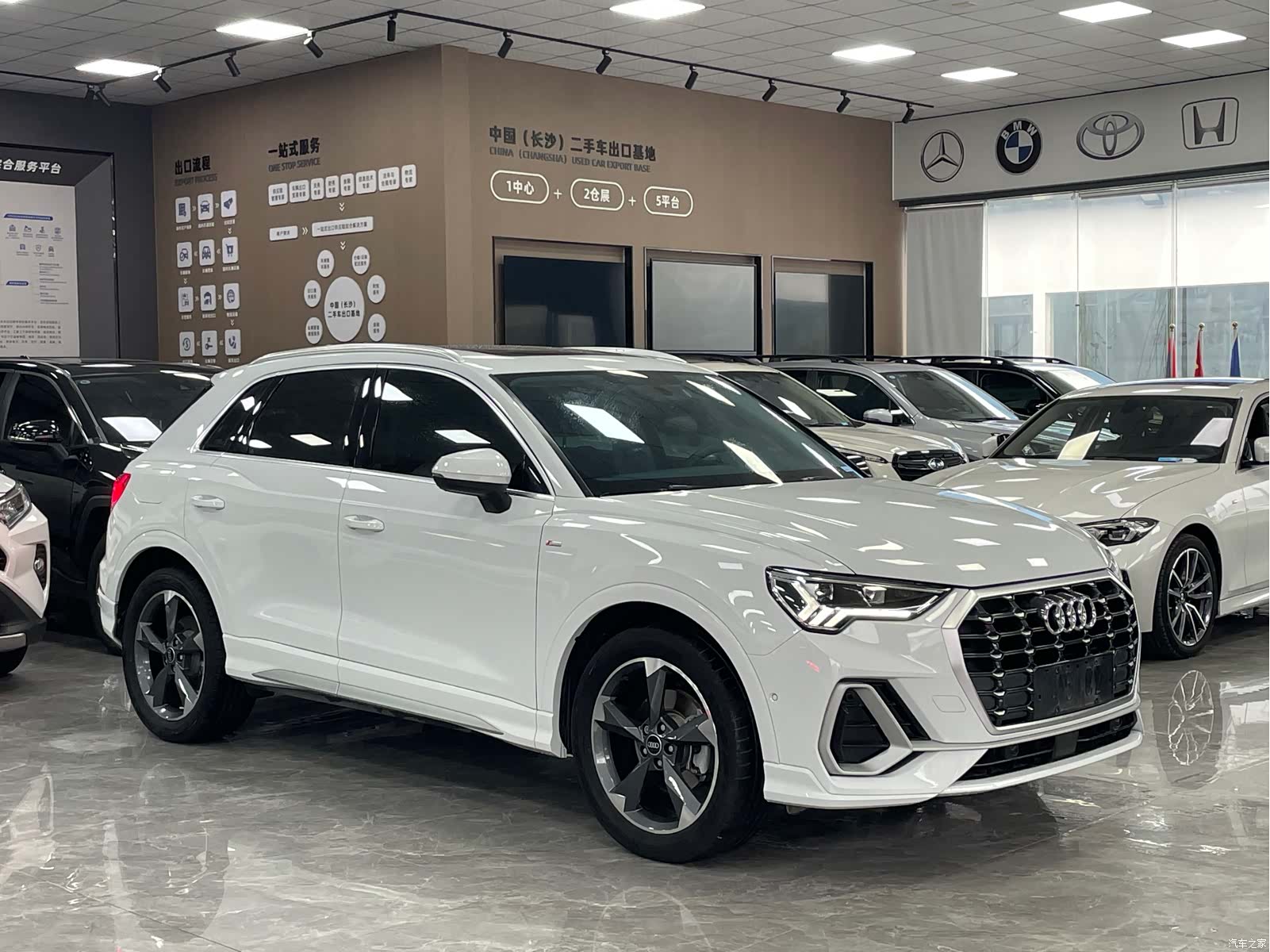 Audi Q3, 2022 3