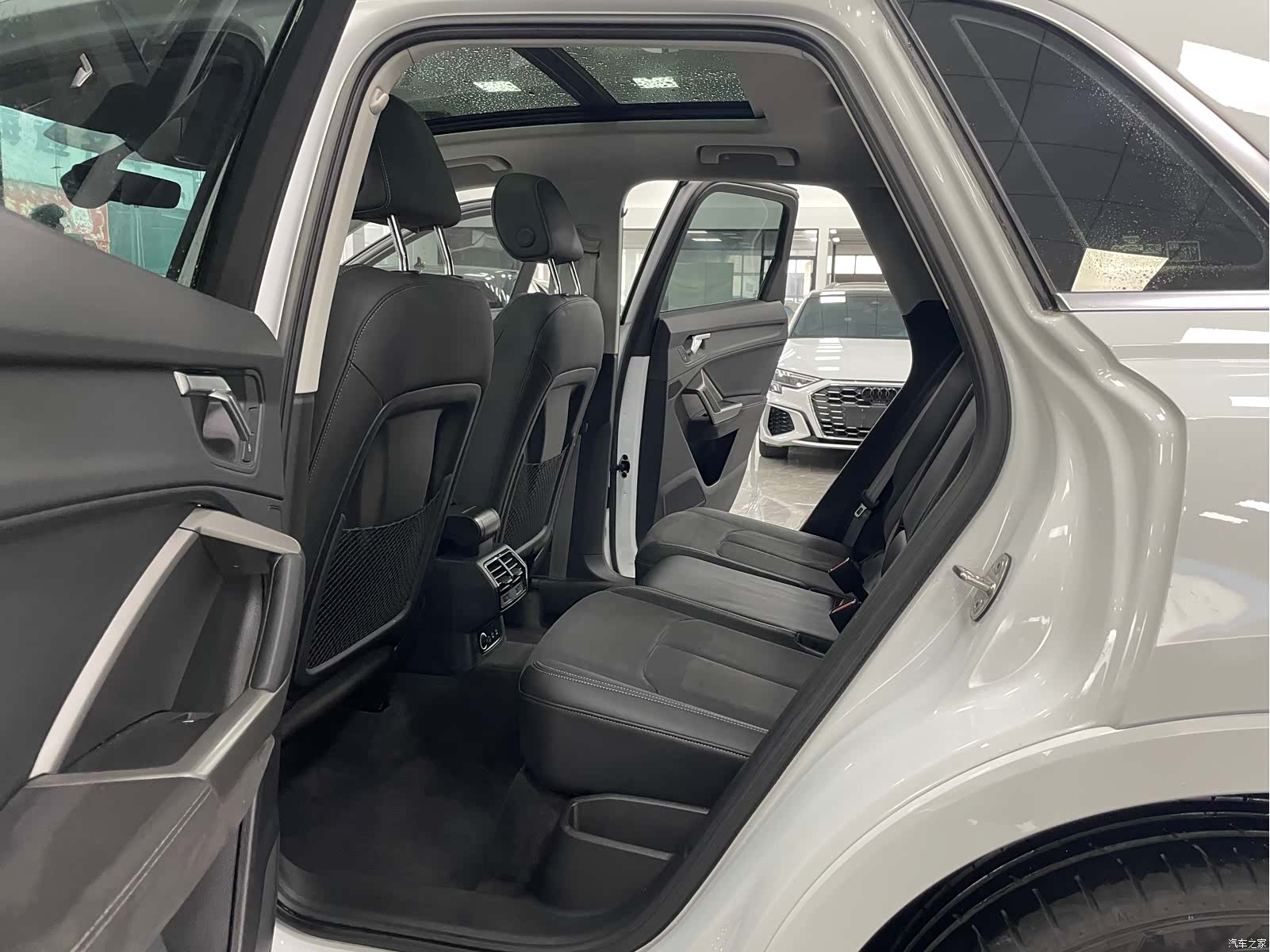 Audi Q3, 2022 6