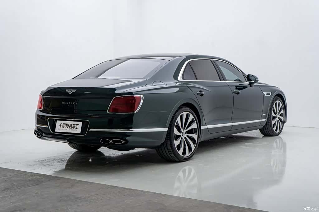 Bentley Flying Spur, 2023 6