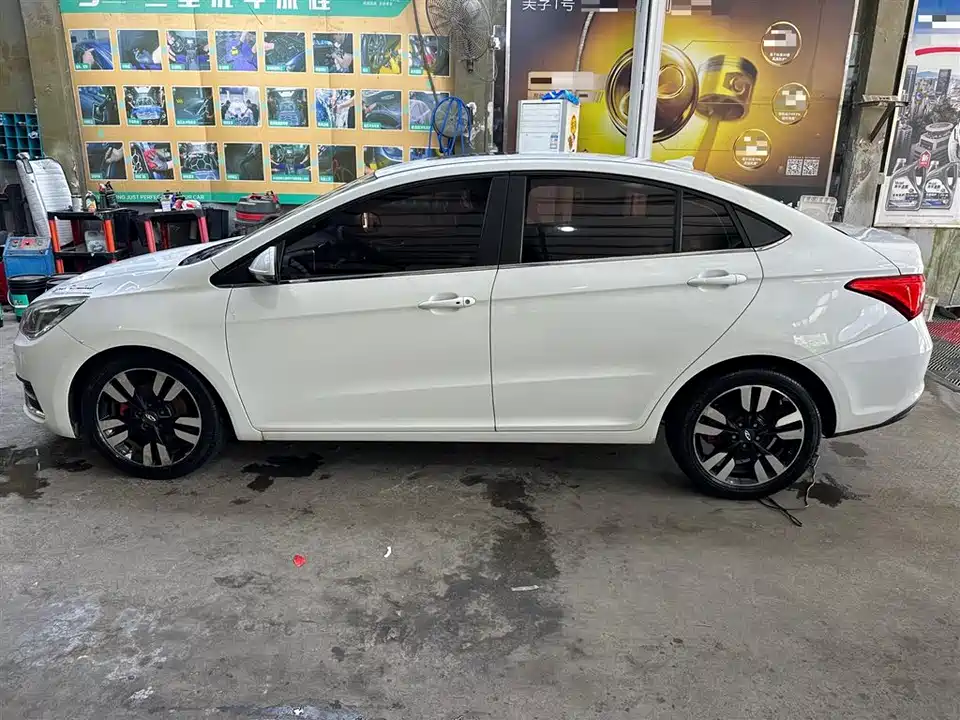 Chery Arrizo 5