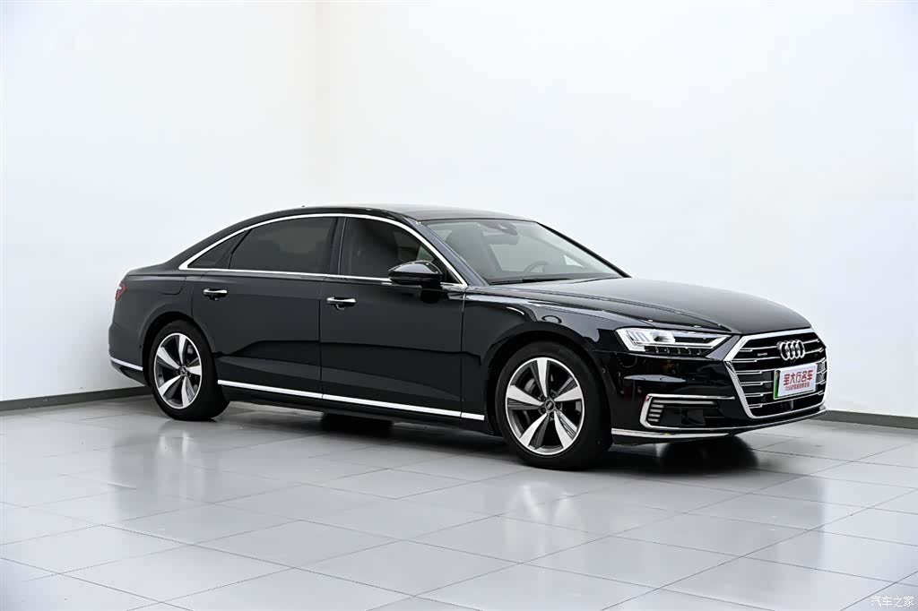 Audi A8L, 2022 4