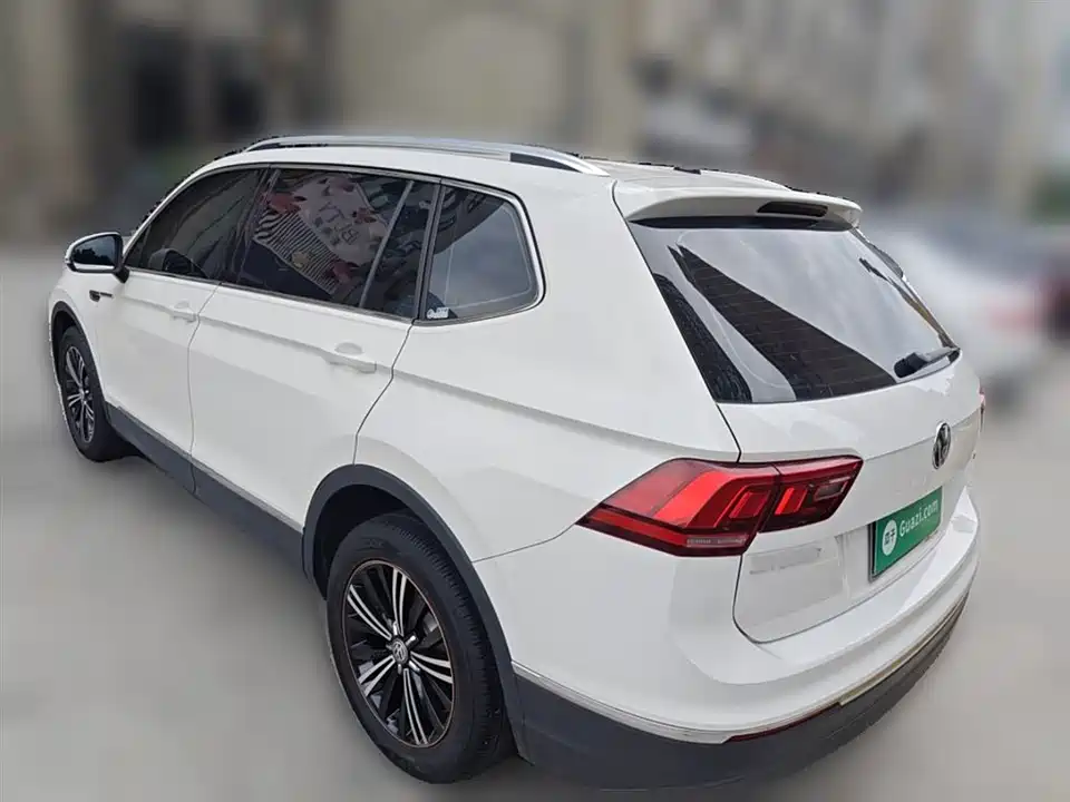 Volkswagen Tiguan L