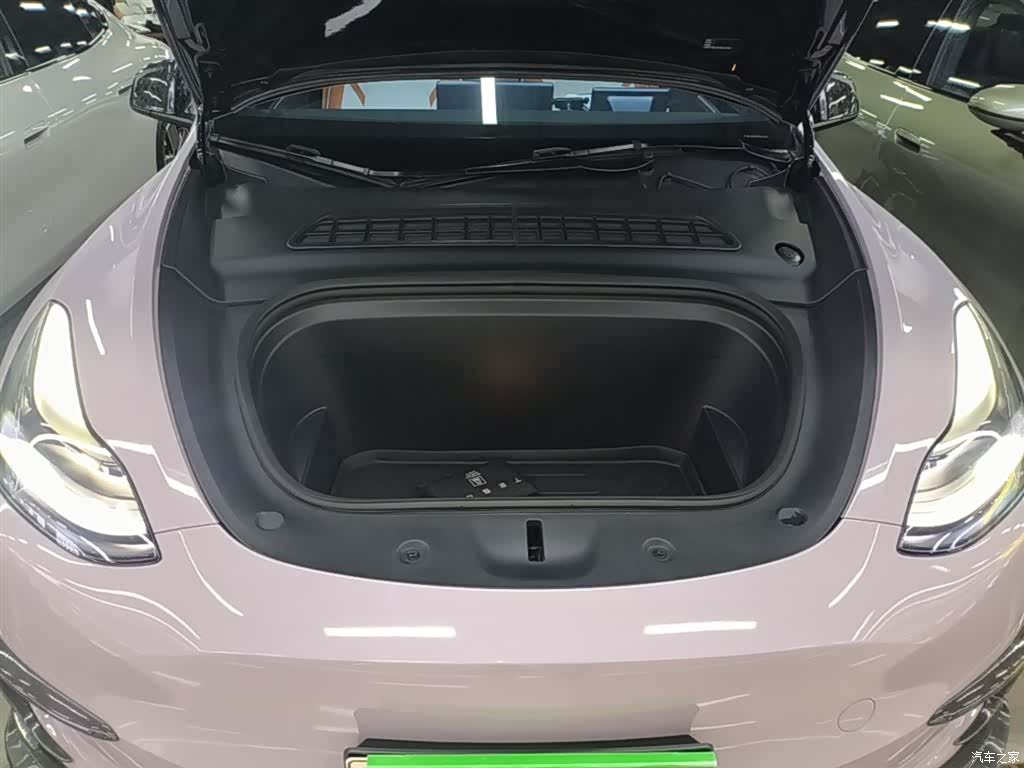 Tesla Model Y, 2022 19