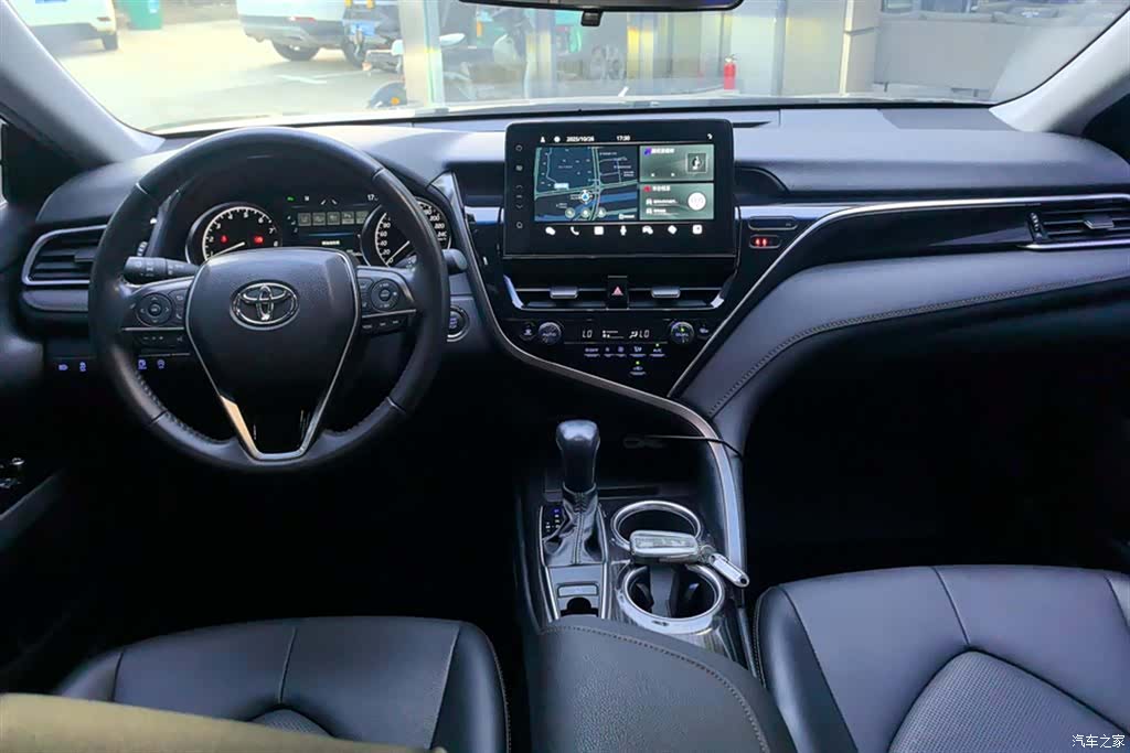 Toyota Camry, 2022 12