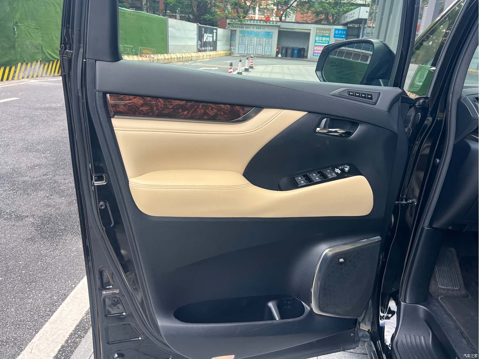 Toyota Alphard, 2018 28