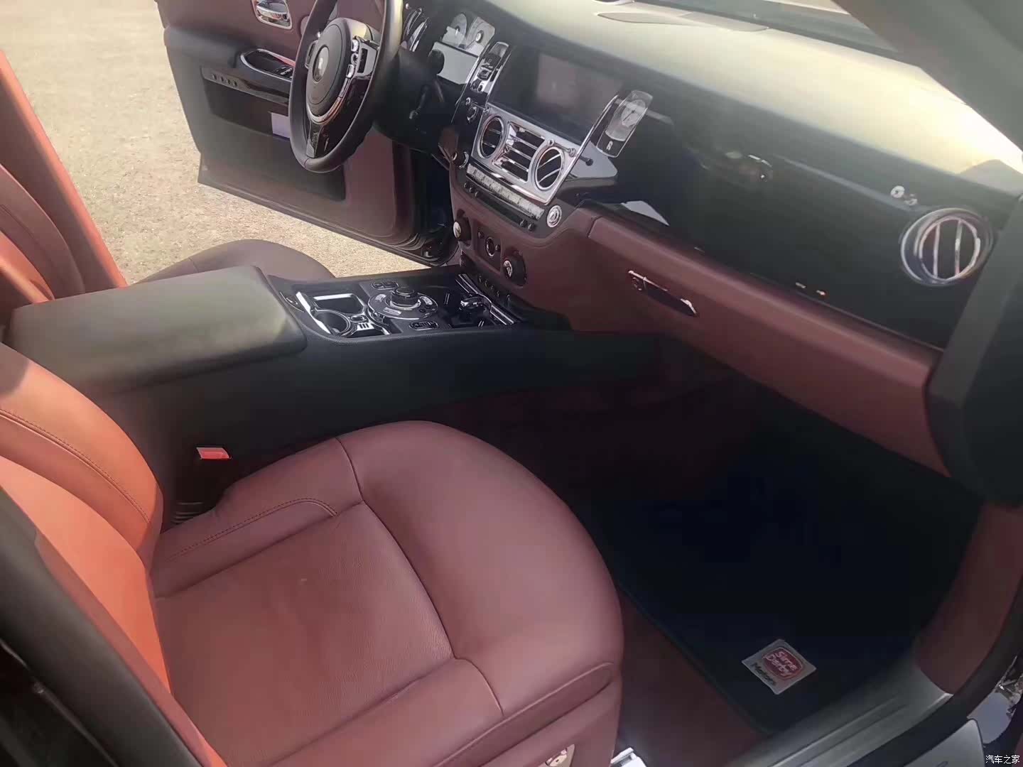 Rolls-Royce Ghost, 2014 4