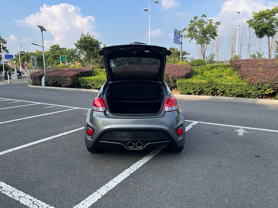 Hyundai Veloster