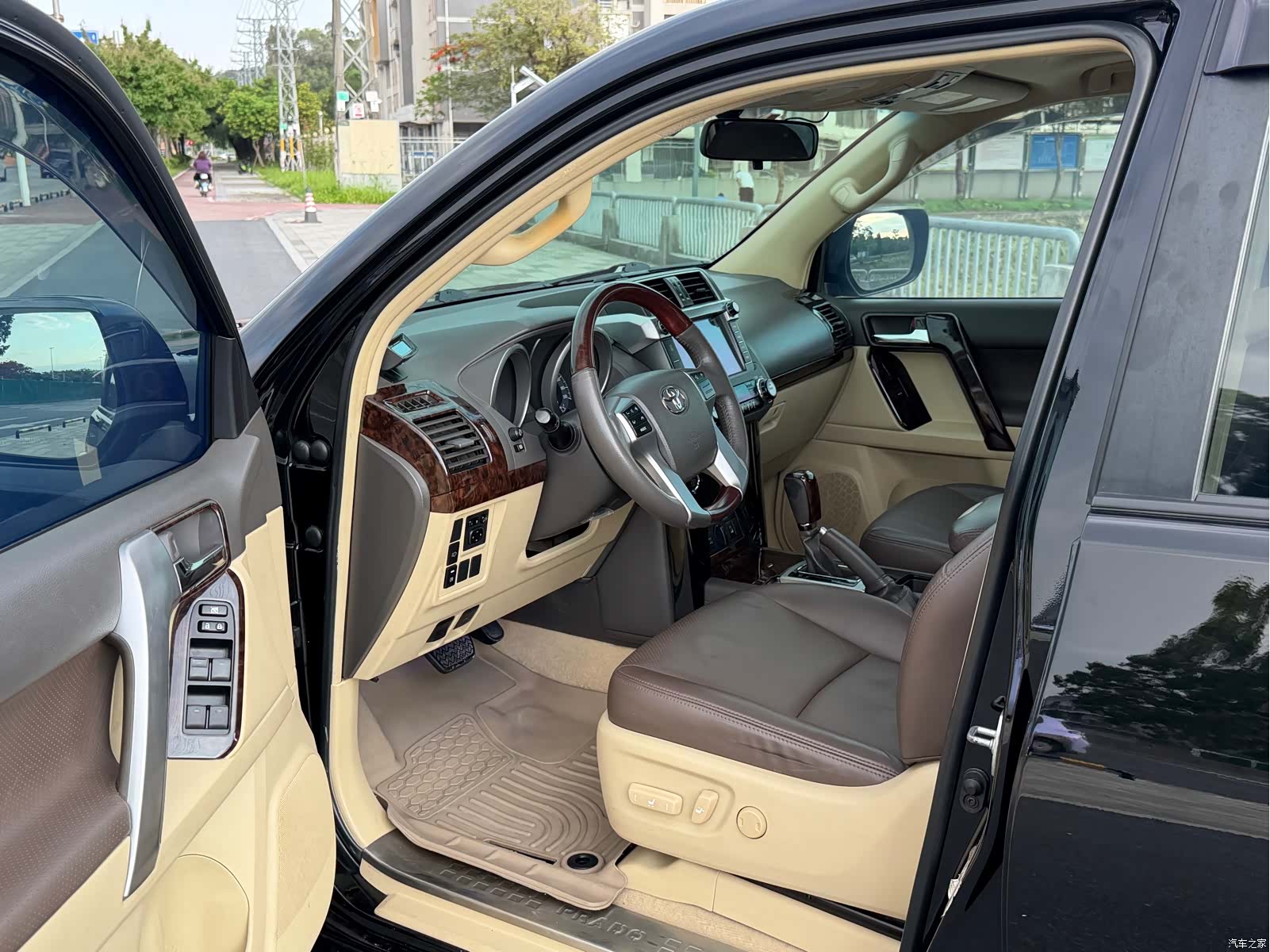 Toyota Prado, 2015 13