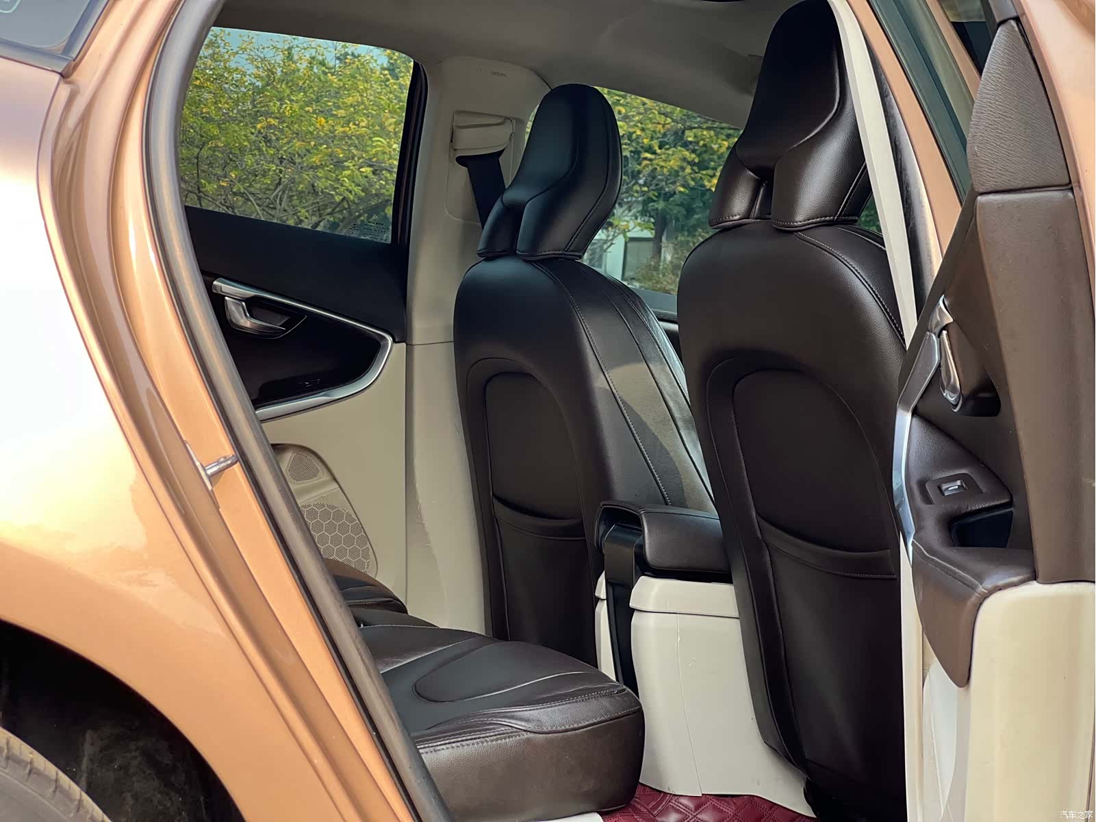 Volvo V40, 2016 17