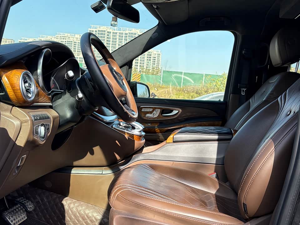 Mercedes-Benz V-class