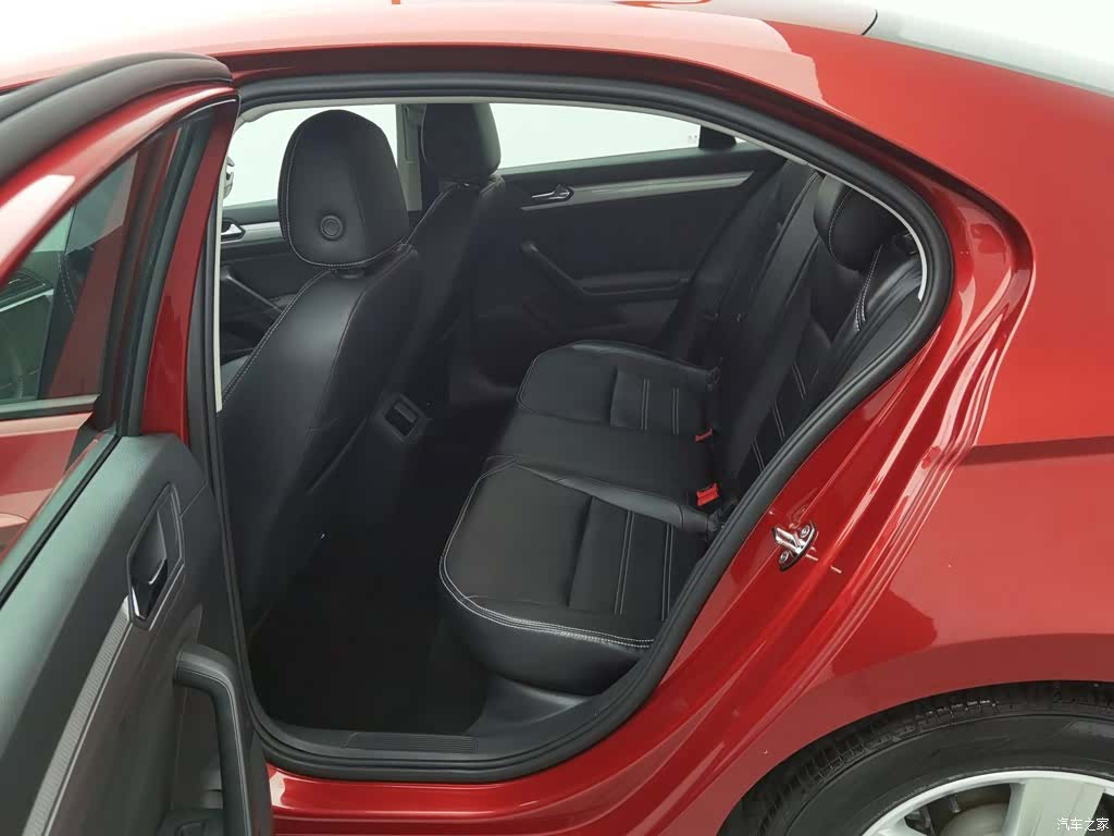 Volkswagen Lamando, 2016 15