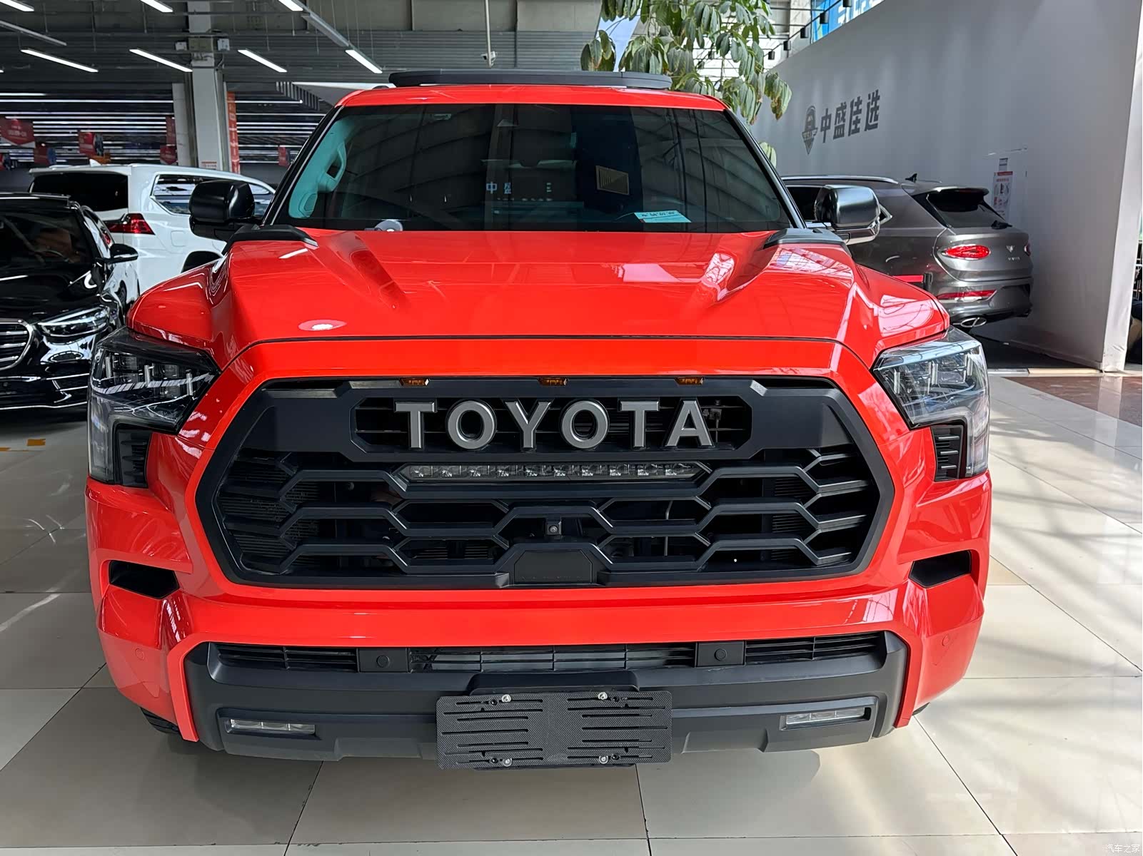 Toyota Sequoia, 2023 2